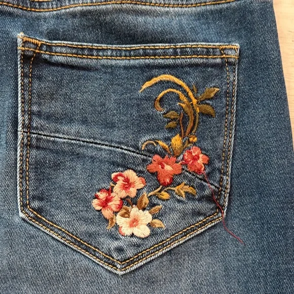 DRIFTWOOD Charlee Wide Leg Floral Embroidered Jeans 27 - Picture 6 of 7